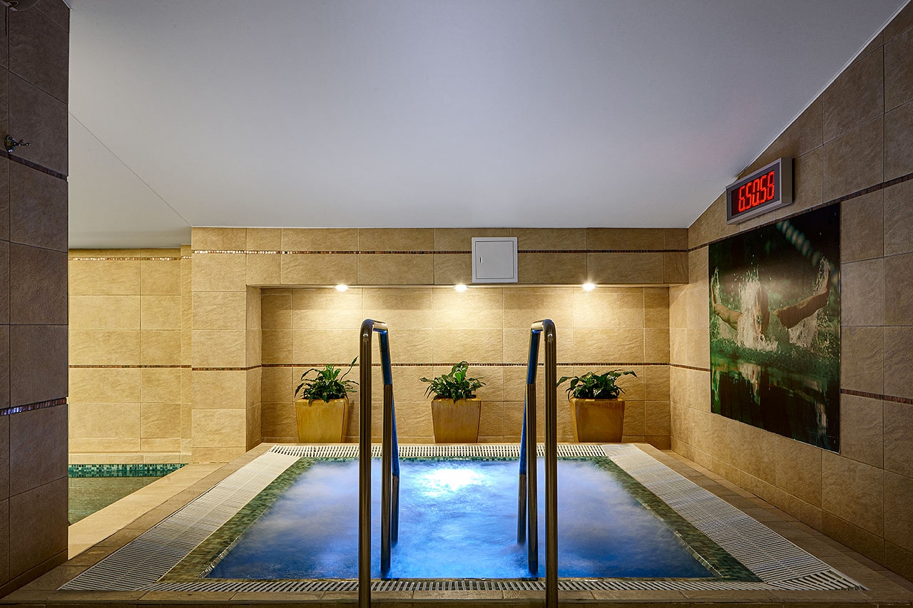 World Class Luxury Романов