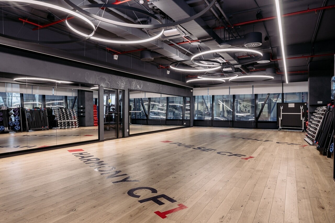 CROCUS FITNESS ИСКРА ПАРК