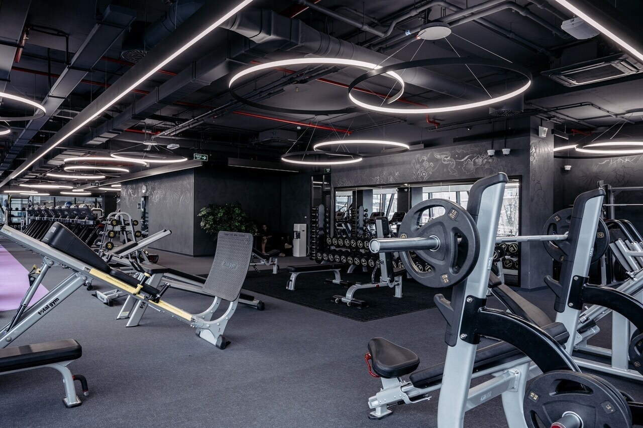 CROCUS FITNESS ИСКРА ПАРК