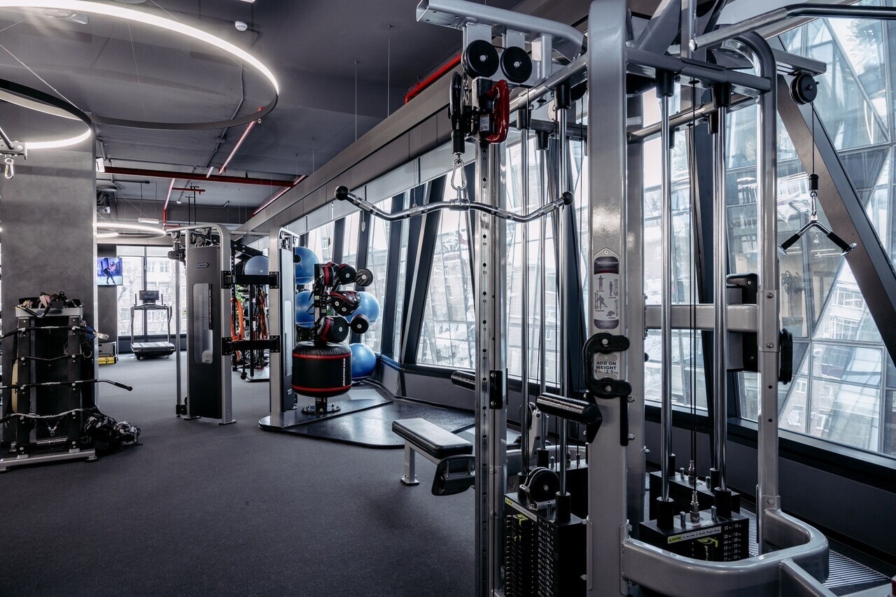 CROCUS FITNESS ИСКРА ПАРК