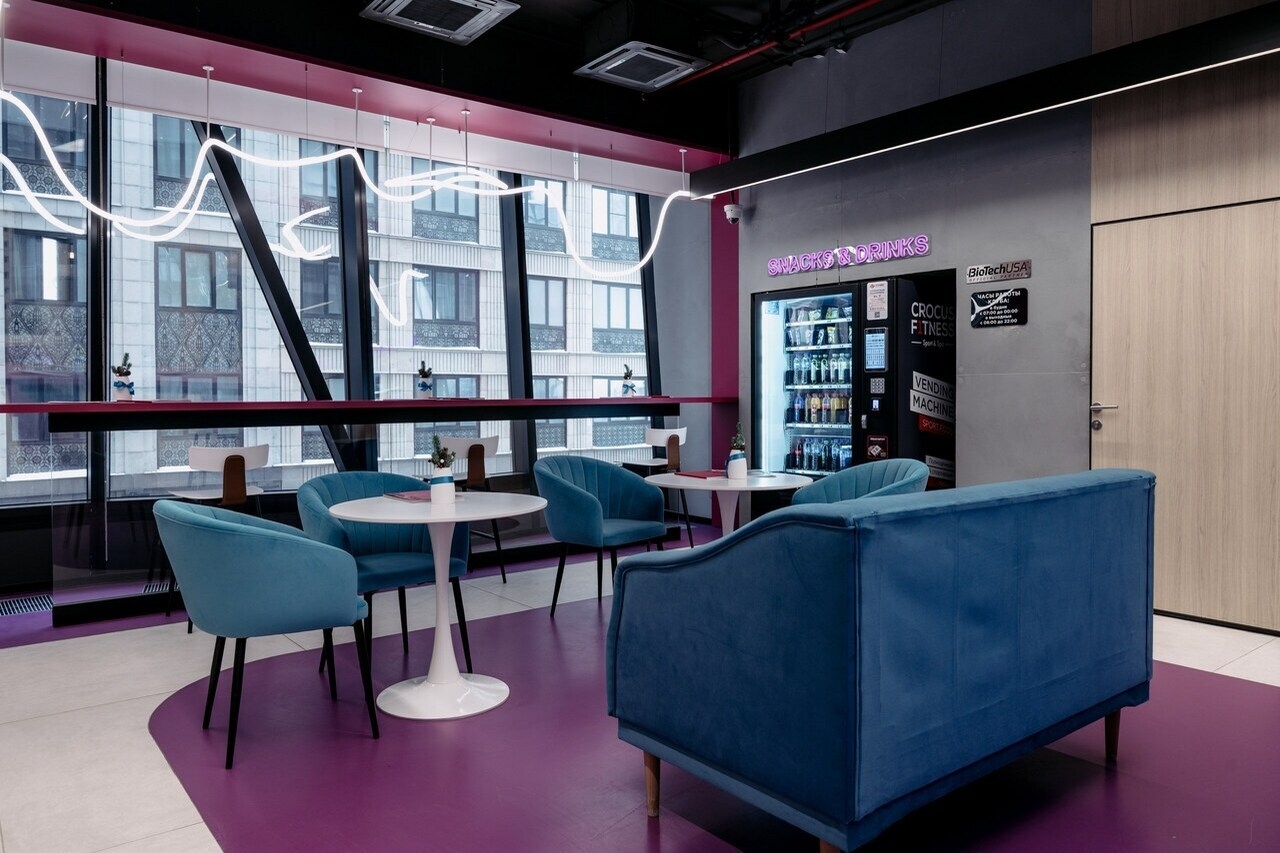 CROCUS FITNESS ИСКРА ПАРК
