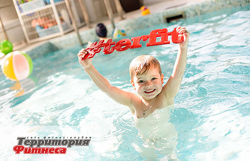 «Территория Фитнеса» научит ваших детей плавать