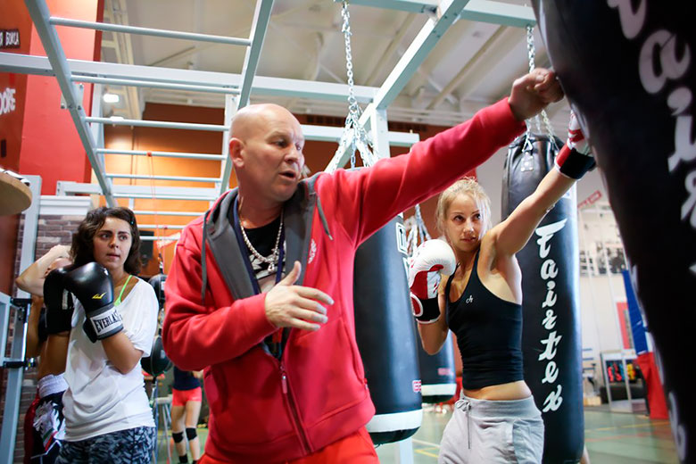 8 марта в «Академии бокса» (Лужники) пройдет открытый урок по боевому фитнесу для девушек